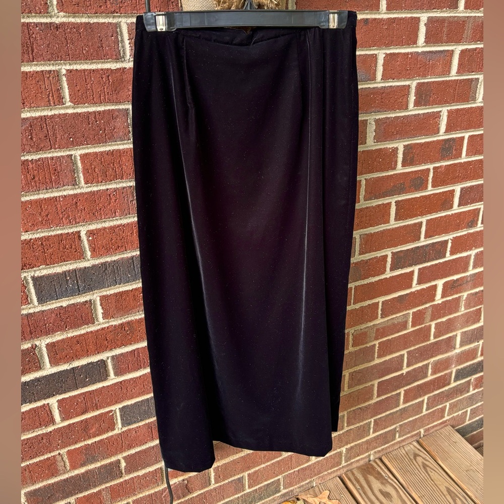 Women’s Black Velvet Skirt Talbots Size 10 party dress goth Dark Academia Y2K